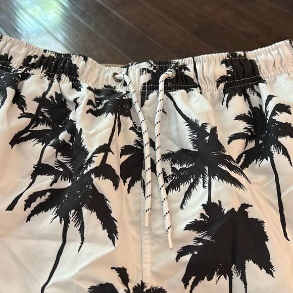 SHEIN Men’s Tropical Swim Shorts. Size Medium - Picture 2 of 5